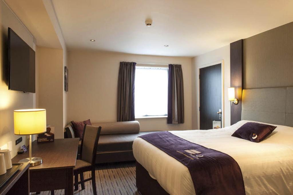 Premier Inn London Lewisham ภายนอก รูปภาพ